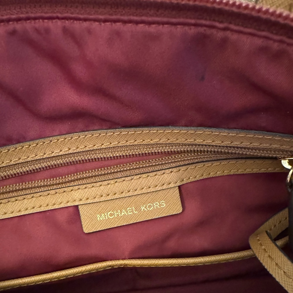 Michael Kors Kelsey Nylon Tote Bag Cranberry - Picture 4 of 6